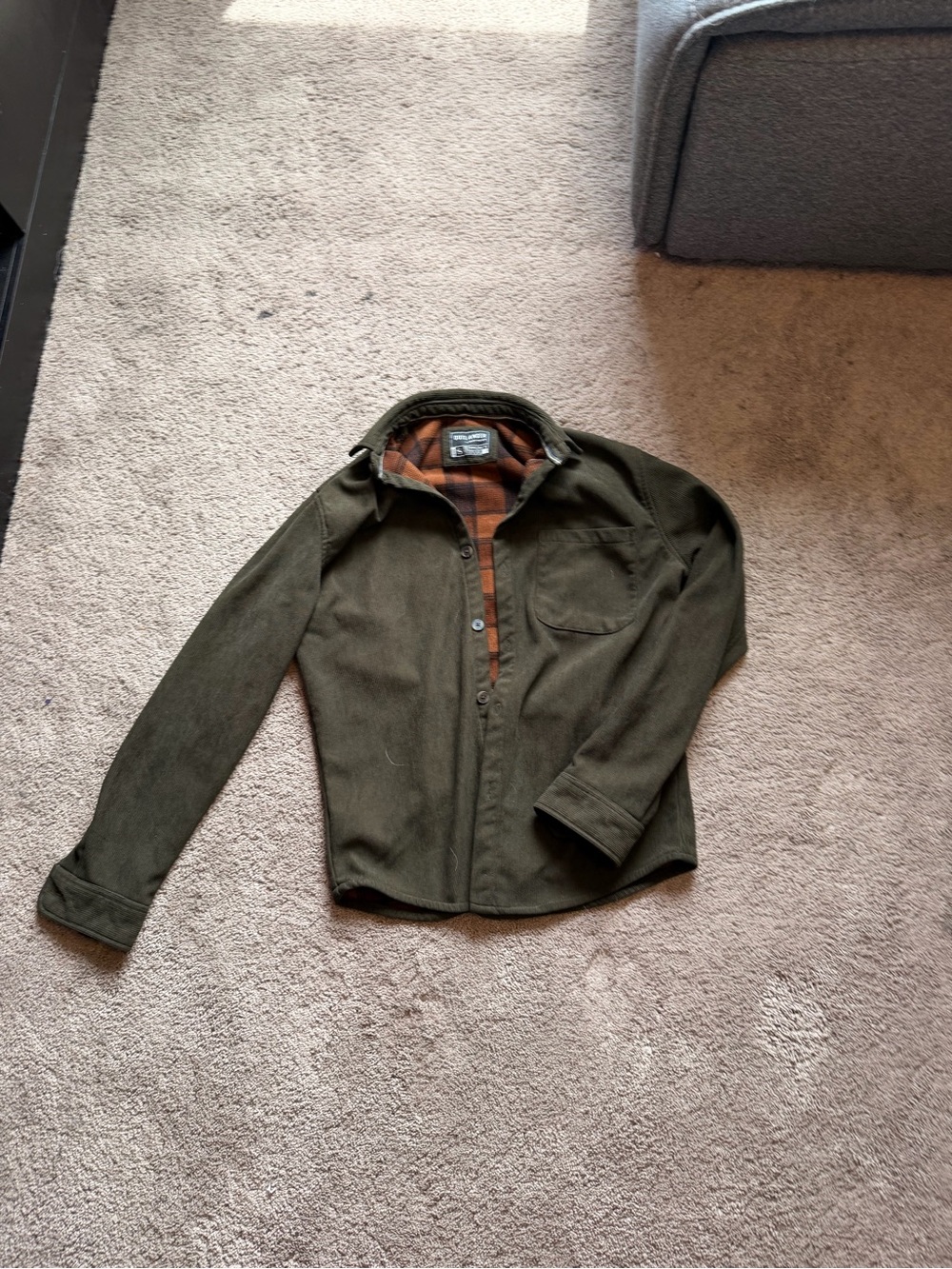 Men's Olive Green Button-Up Overshirt with Plaid Lining men’s small